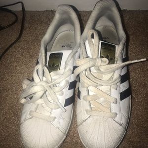Adidas superstar size 5y